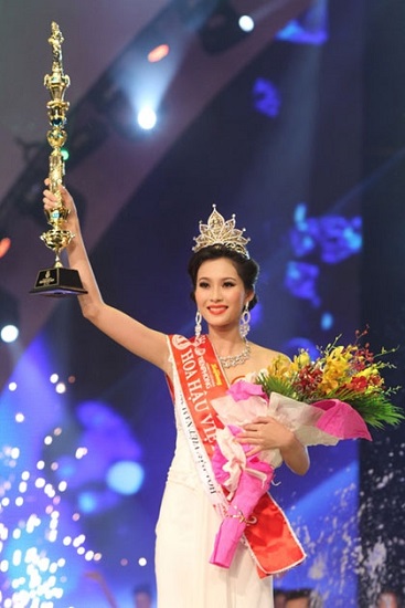 Con đường đăng quang của 13 Hoa hậu Việt Nam qua 16 năm 13