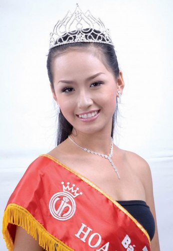 Con đường đăng quang của 13 Hoa hậu Việt Nam qua 16 năm 10
