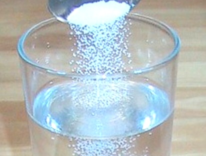 Dùng nước muối trị bệnh phụ khoa