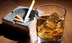 Những điều cần tránh khi bạn bị viêm âm đạo là nói không với thuốc lá và rượu bia